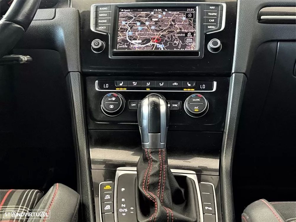 VW Golf 2.0 TSi GTi DSG - 56