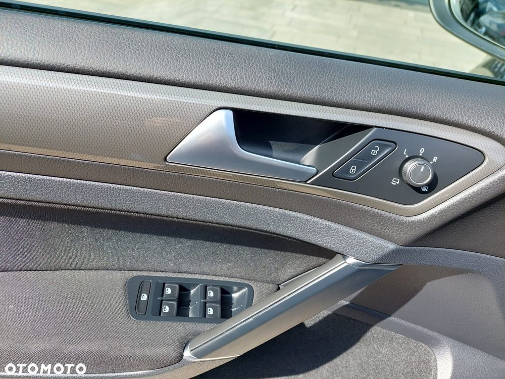 Volkswagen Golf 1.5 TSI ACT OPF IQ.DRIVE - 19