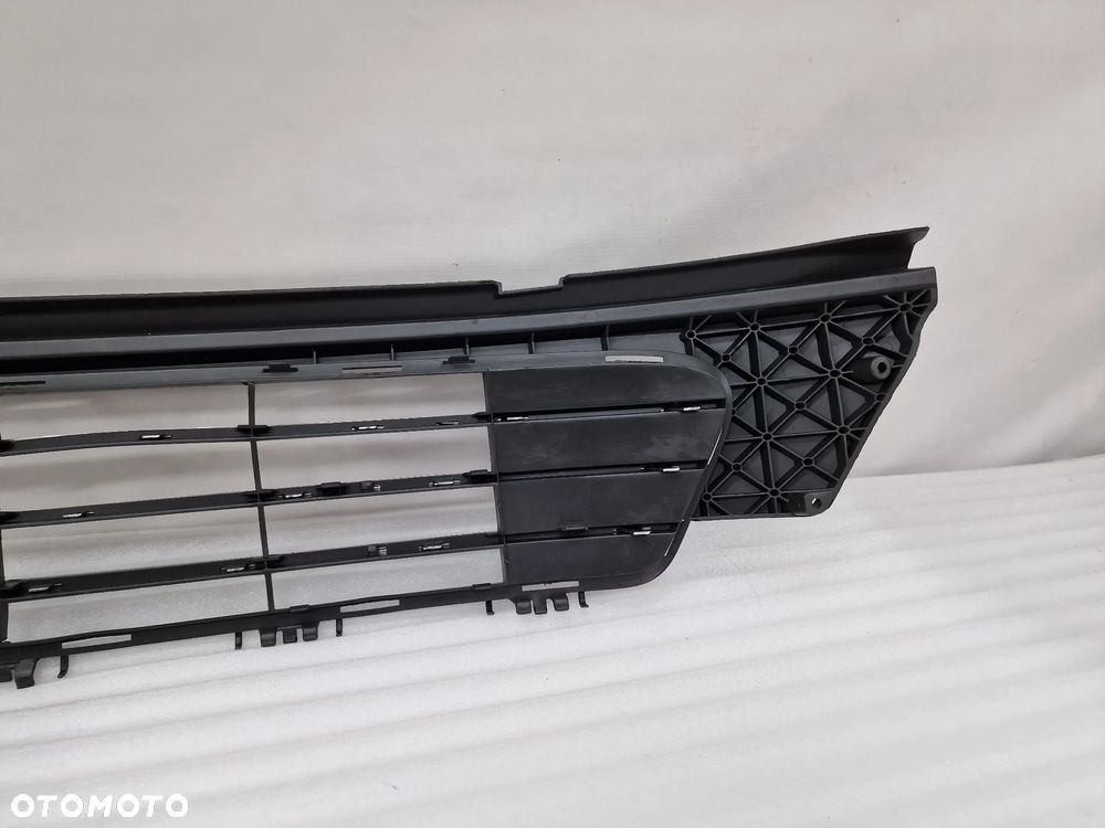 FORD GALAXY MK2 LIFT 09-15 Z CHROMAMI KRATKA ŚRODKOWA ZDERZAKA PRZEDNIEGO , NR AM21-17B968-AC , NR AUKCJI K144 - 18