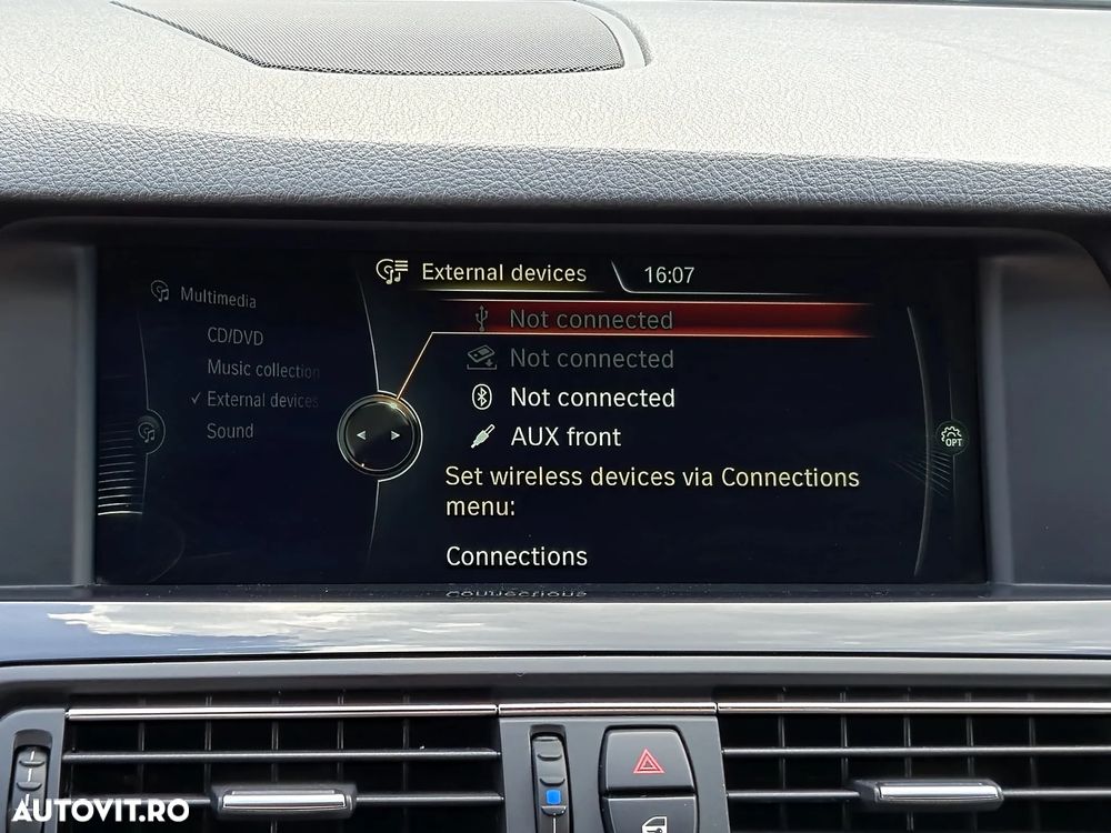 BMW Seria 5 525d Touring Aut. Luxury Line - 38