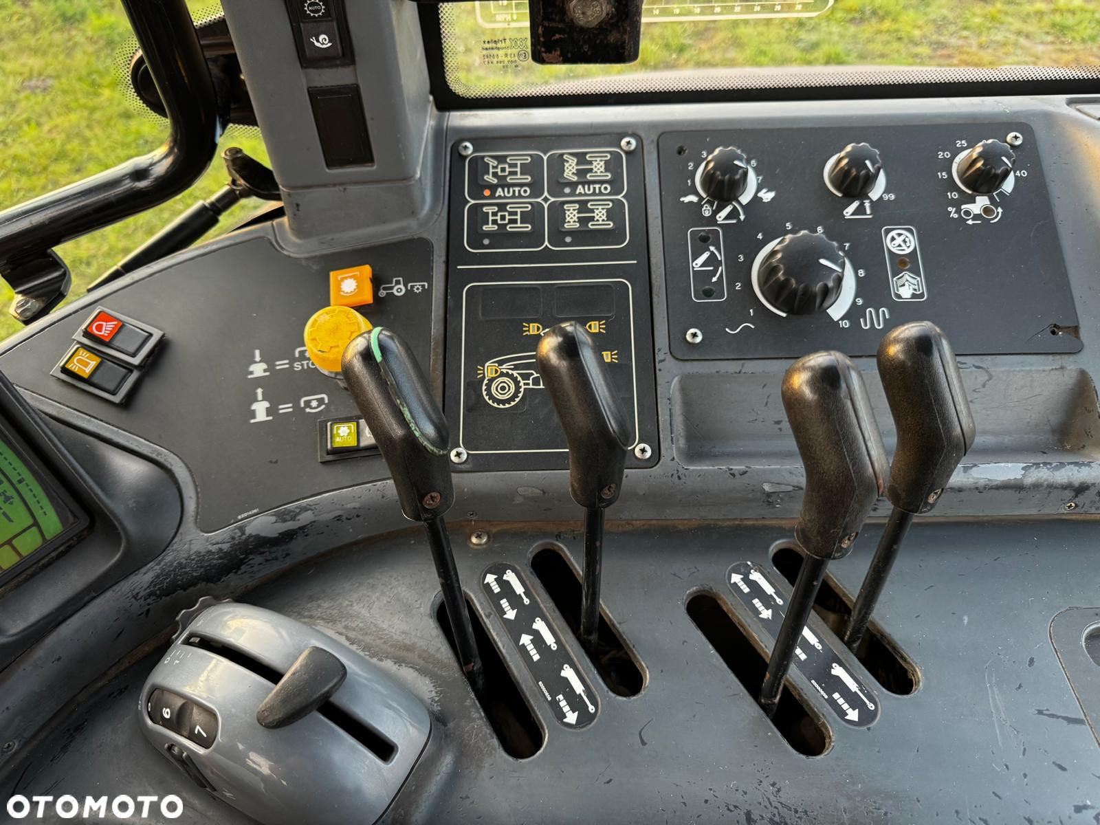 New Holland TM190 - 13