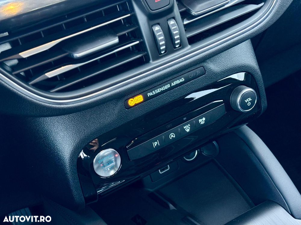 Ford Kuga 2.5 Duratec FHEV 4x4 TITANIUM - 9