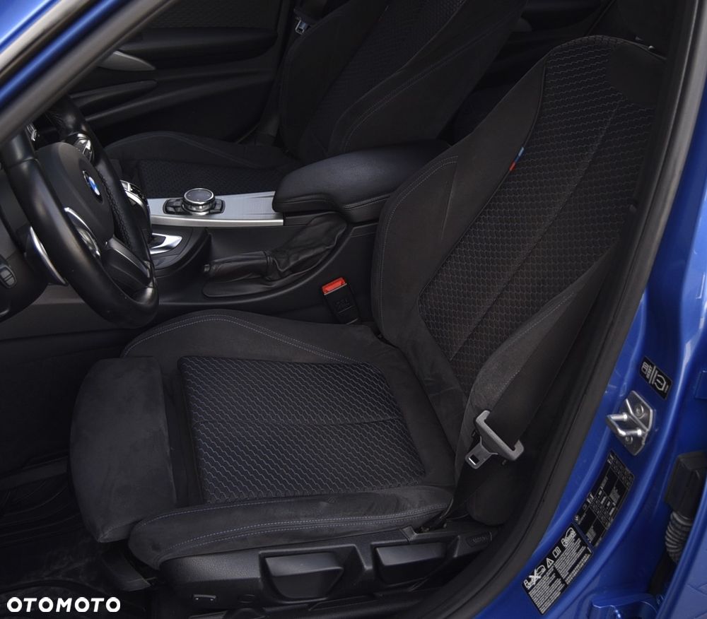 BMW Seria 3 320d xDrive Sport-Aut Sport Line - 17