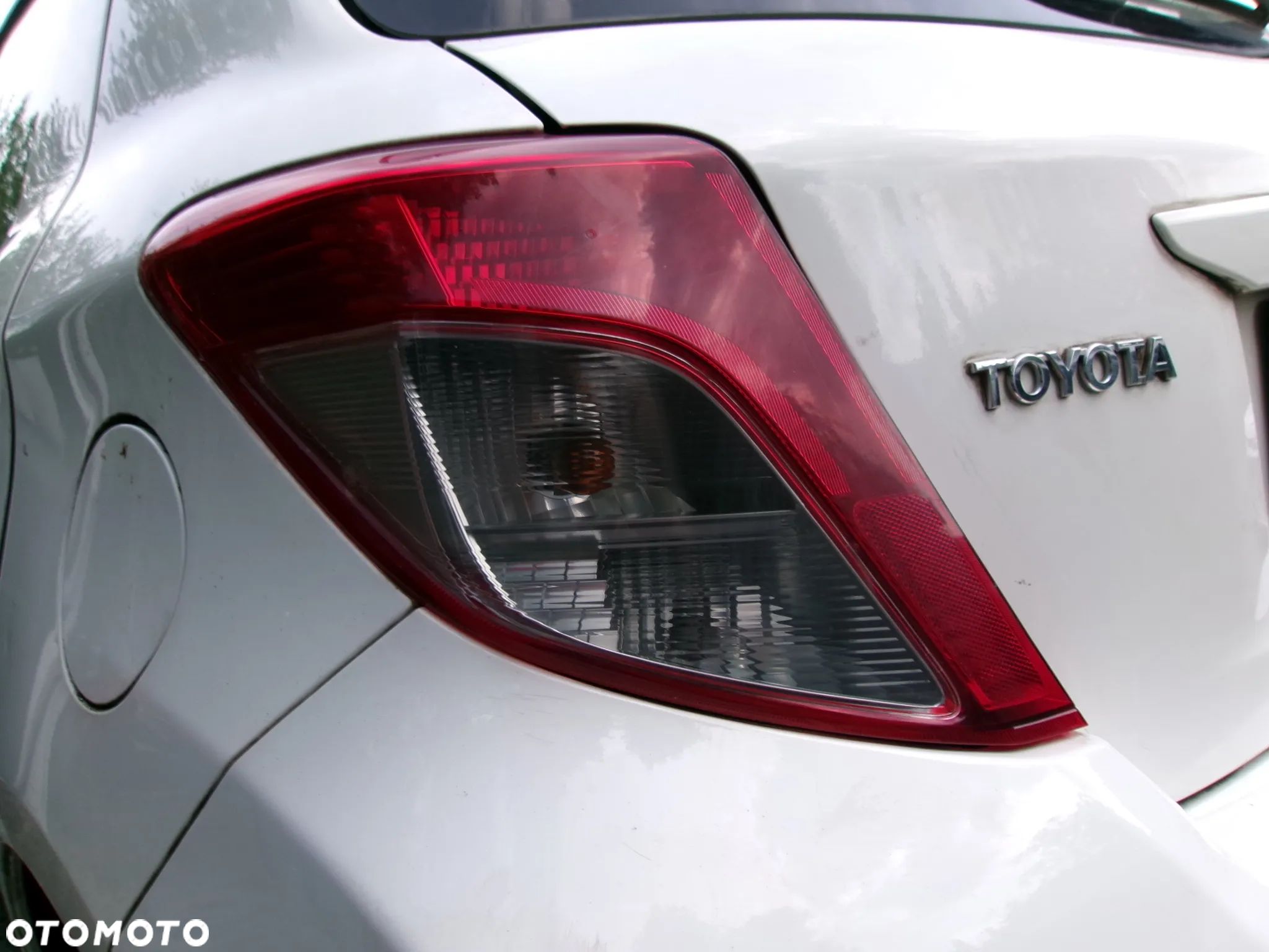 LAMPA TYŁ LEWA TOYOTA YARIS III EU - 1