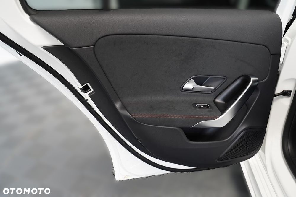 Mercedes-Benz Klasa A 200 AMG Line 7G-DCT - 9