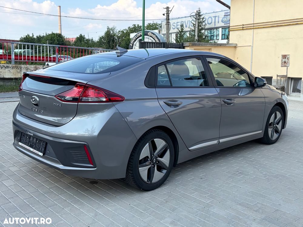 Hyundai IONIQ - 15