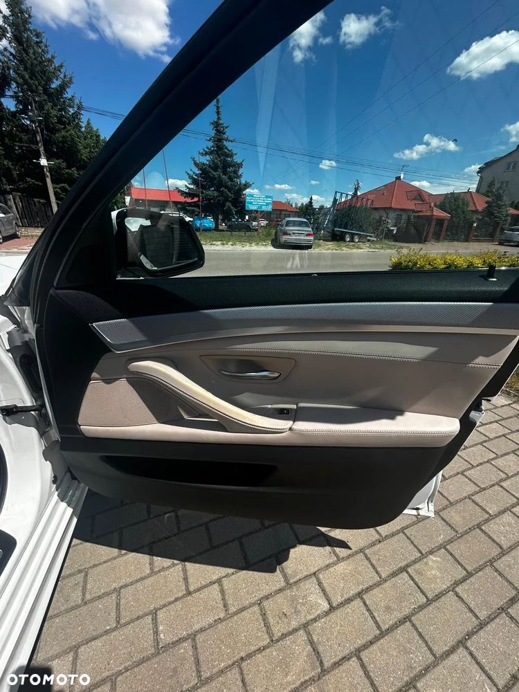 BMW Seria 5 535i Touring Sport-Aut Luxury Line - 16