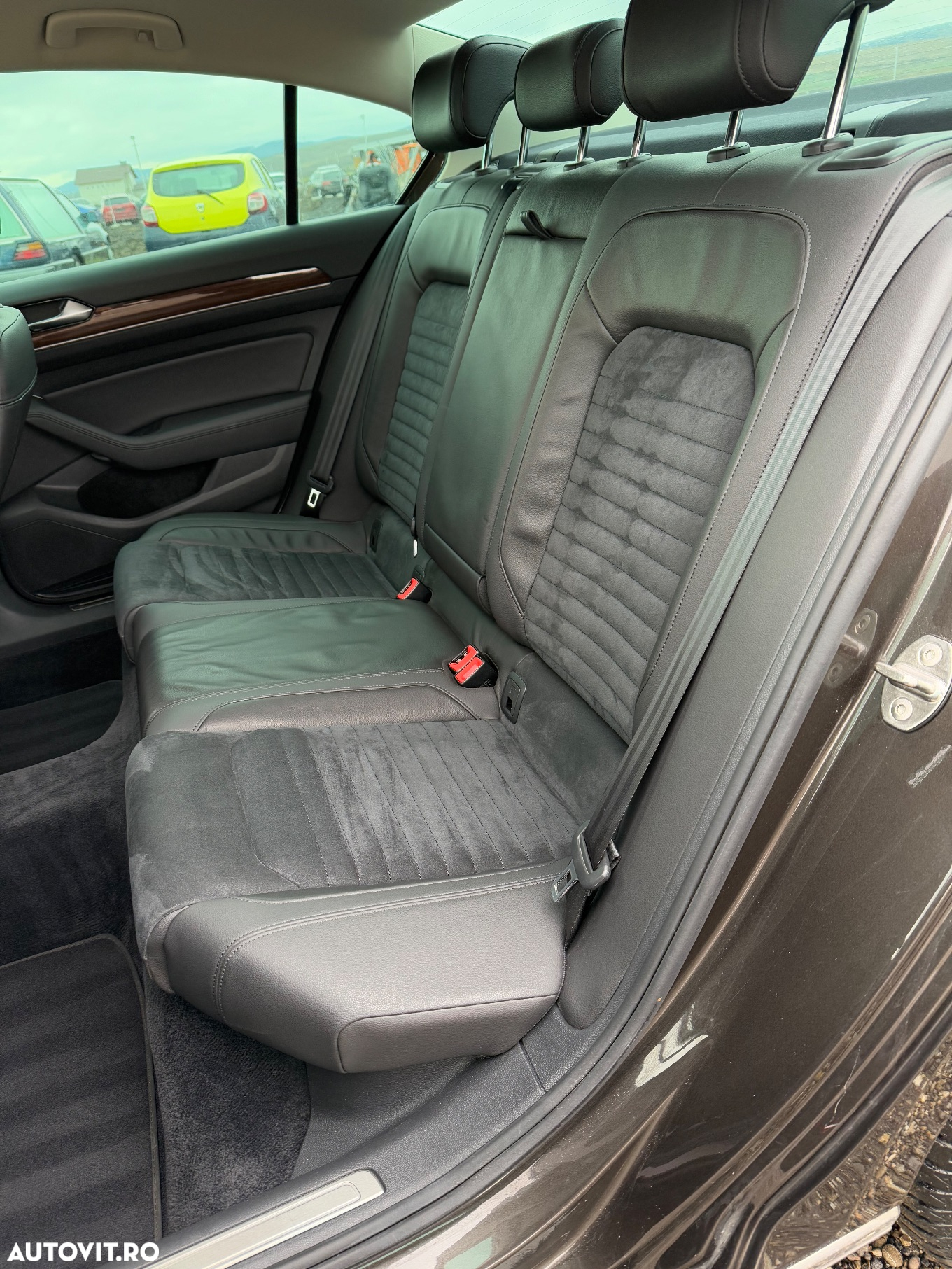 Volkswagen Passat 2.0 TDI DSG Highline - 14
