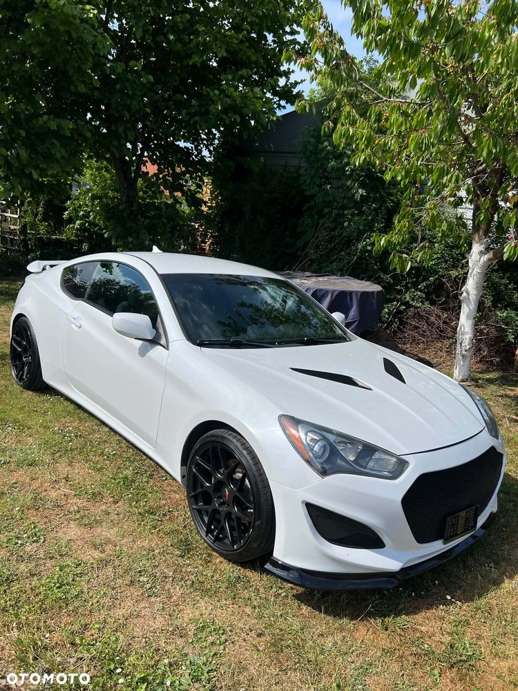 Hyundai Genesis Coupe - 2