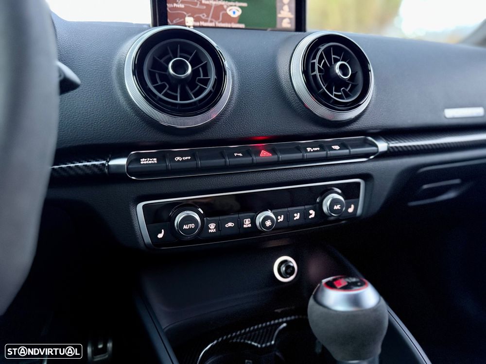 Audi RS3 Limousine 2.5 TFSI quattro S tronic - 11