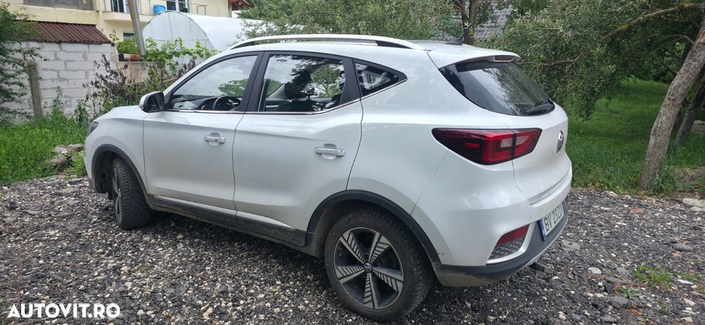 MG ZS EV Luxury - 4
