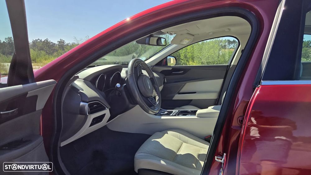 Jaguar XE 20d Aut. Portfolio - 5
