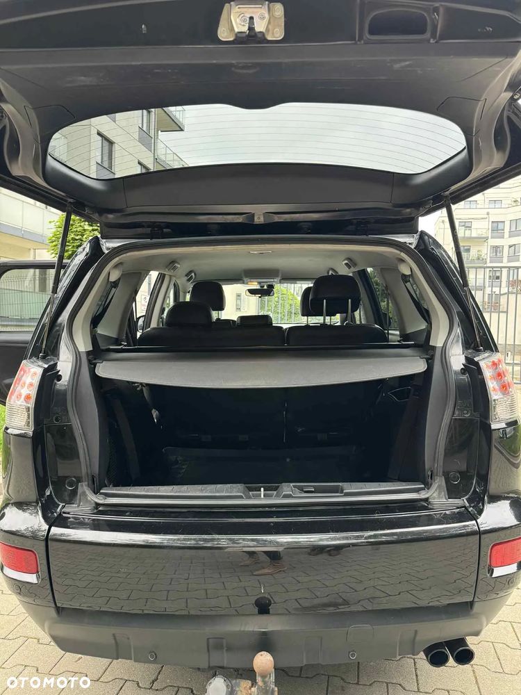 Mitsubishi Outlander 2.0 DID Intense + SE - 7