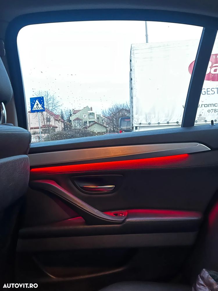 BMW Seria 5 525d xDrive - 24