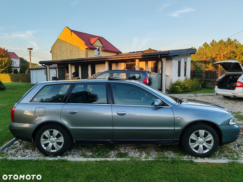 Audi A4 Avant 2000 photo 2