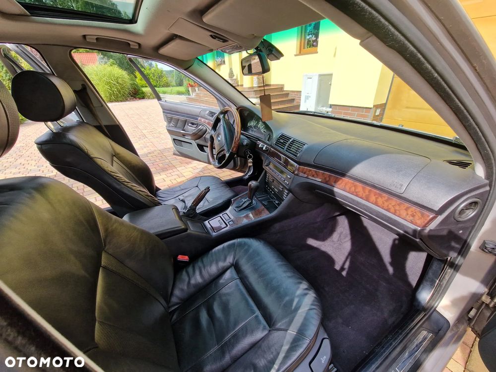 BMW Seria 5 - 12