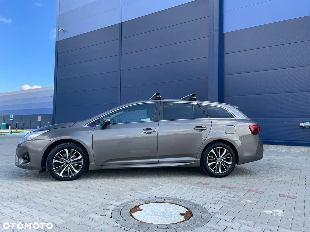 Toyota Avensis 2.0 D-4D Prestige - 4