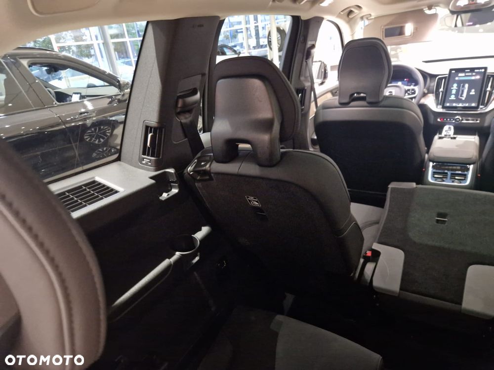 Volvo XC 90 T8 AWD Plug-In Hybrid Plus Black Edition 7os - 29