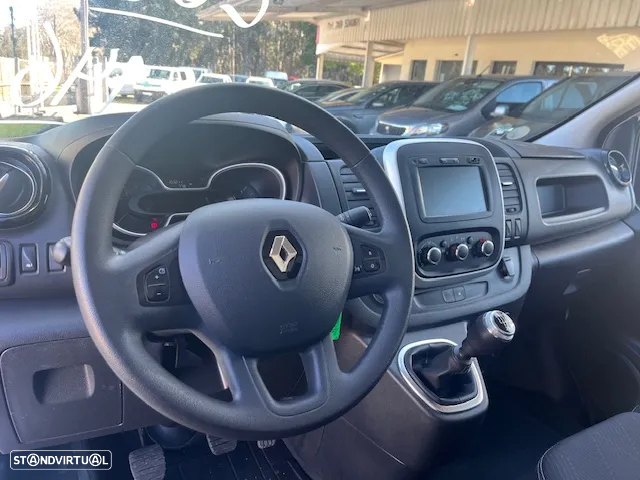 Renault TRAFIC 2.0 146 cv - 11