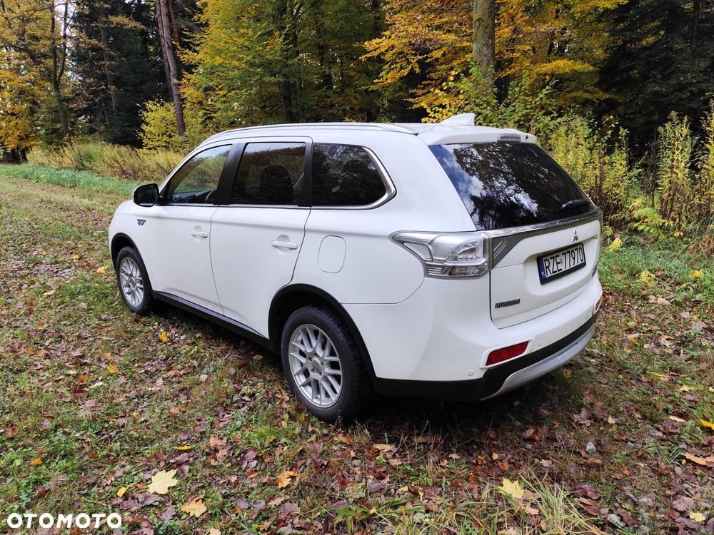Mitsubishi Outlander - 6