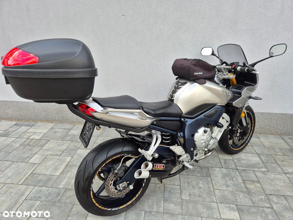 Yamaha FZ - 11