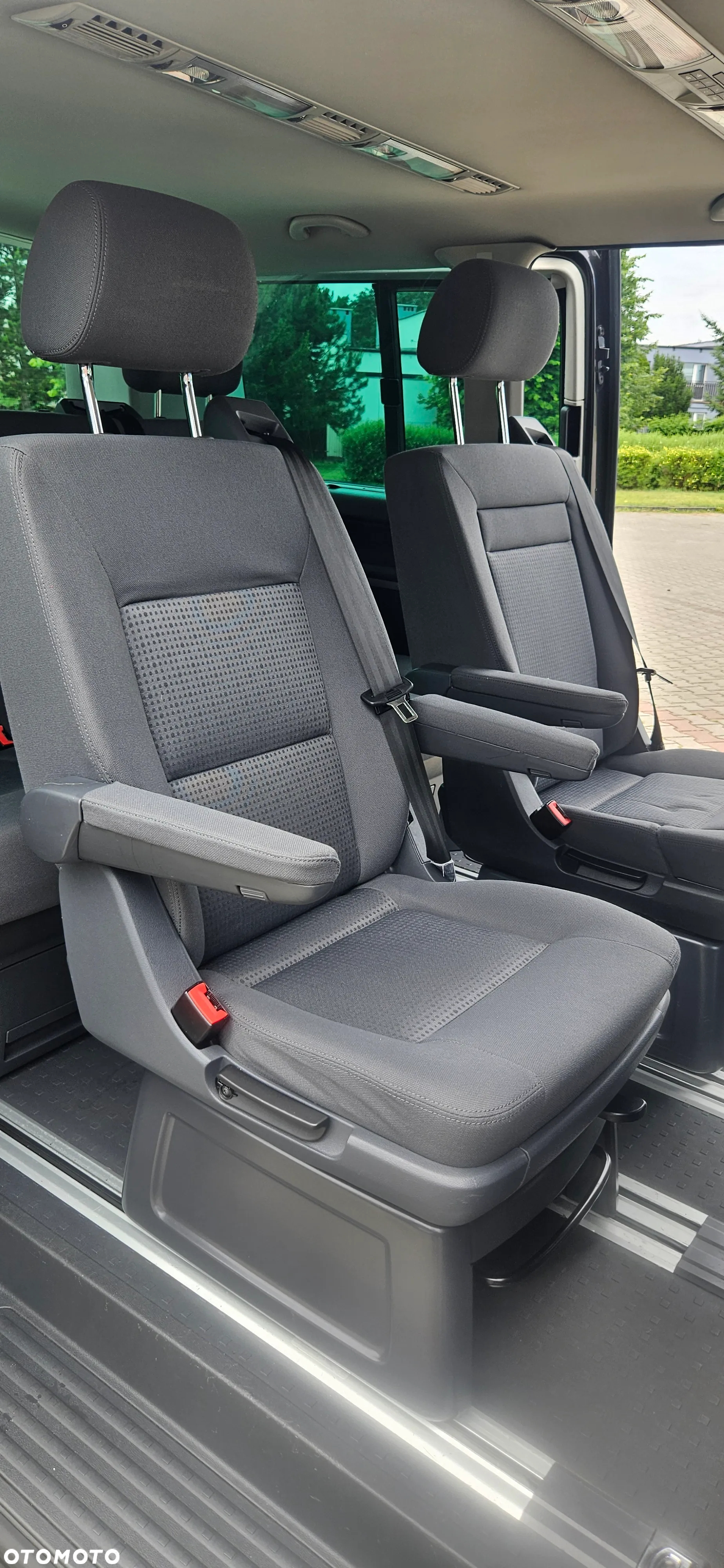 Volkswagen Multivan - 9