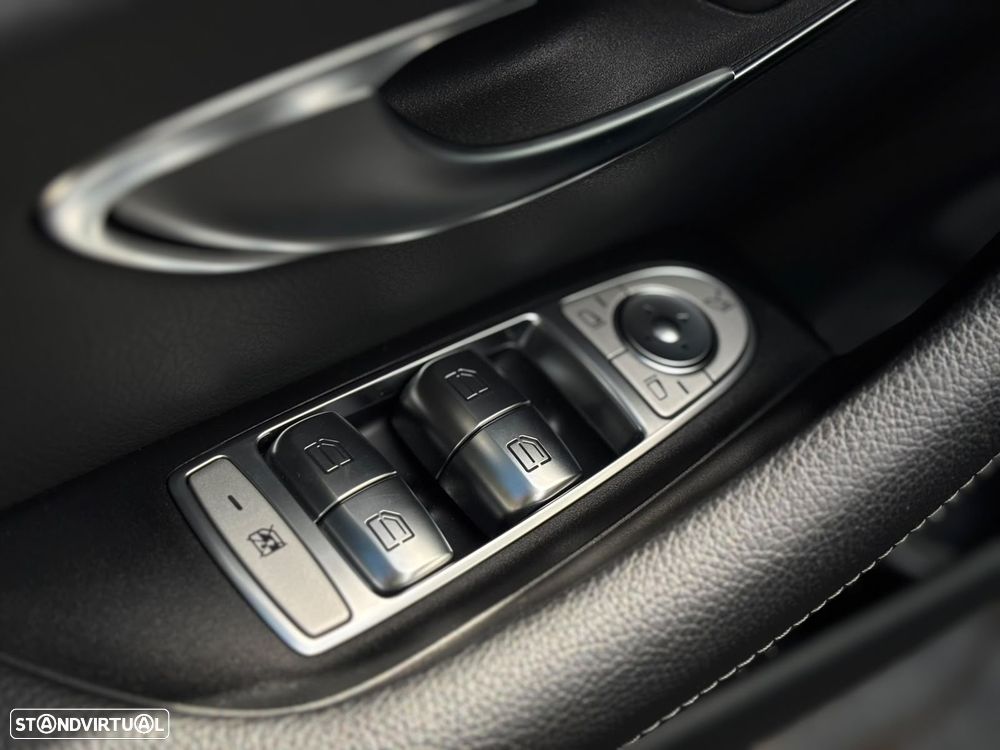 Mercedes-Benz E 300 de 9G-TRONIC AMG Line - 31