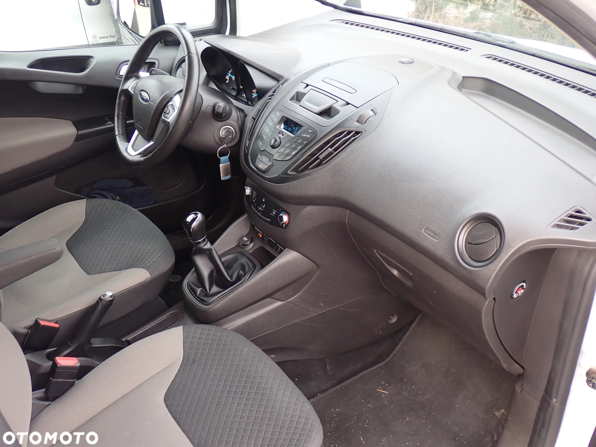 Ford Tourneo Courier 1.5 TDCi Trend - 24