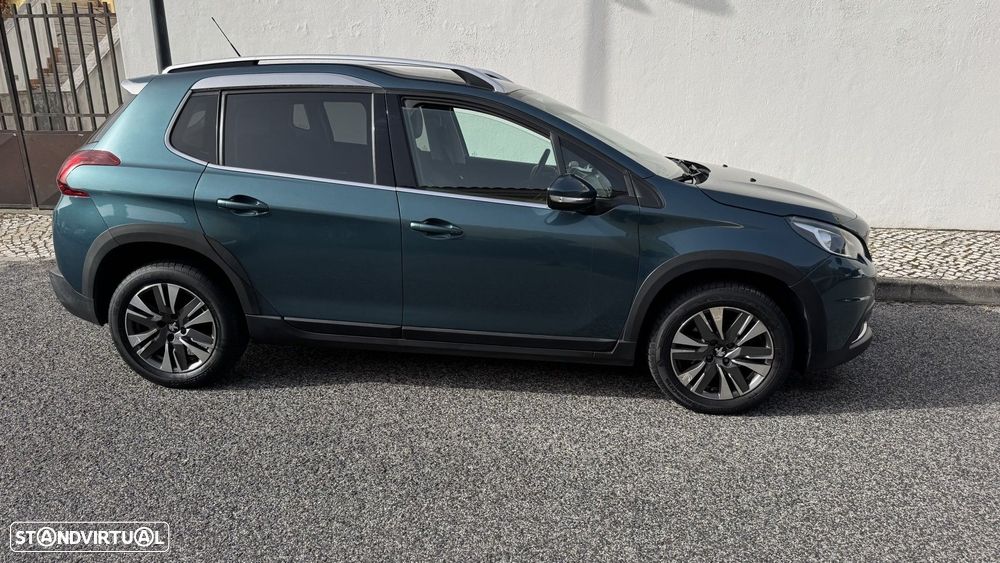 Peugeot 2008 1.2 PureTech Allure EAT6 - 5