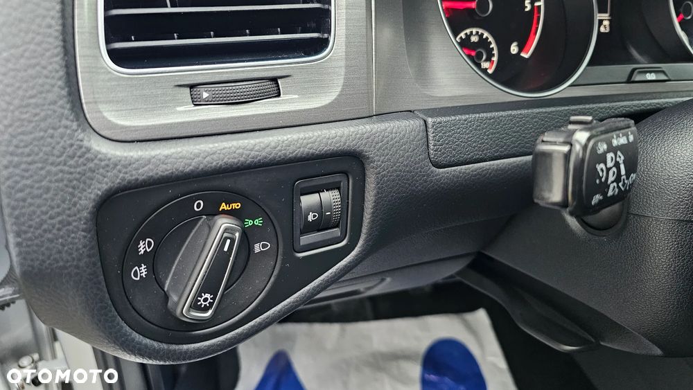 Volkswagen Golf 1.6 TDI BlueMotion Comfortline - 20