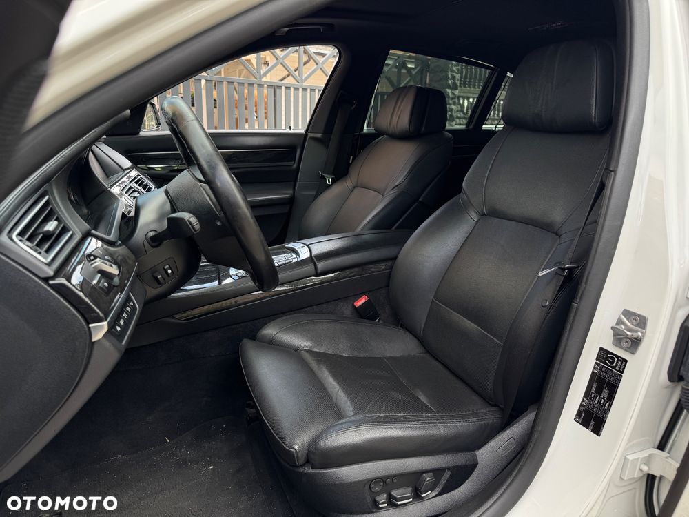 BMW Seria 7 740d - 14