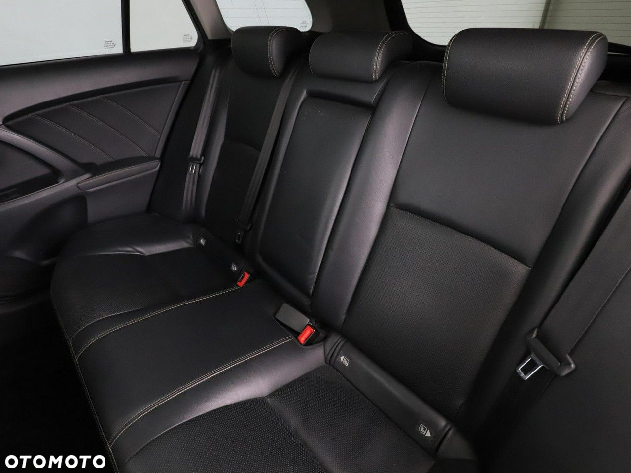 Toyota Avensis Combi 1.8 Multidrive S Executive - 17