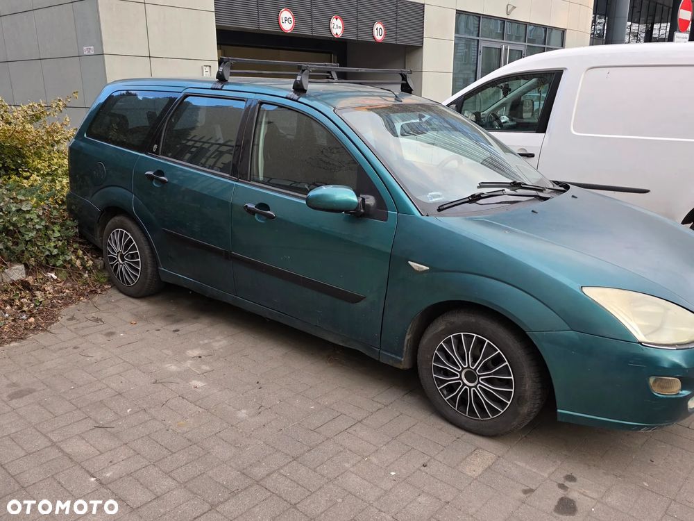 Ford Focus 1.8 TDDi Ghia - 4