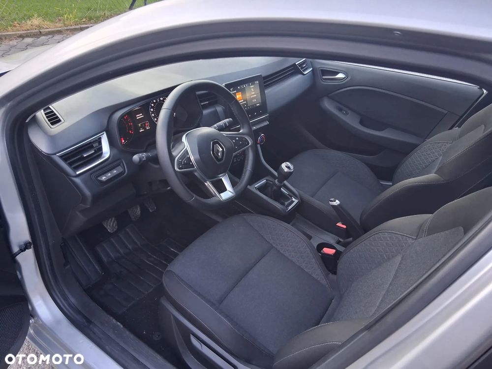 Renault Clio - 10