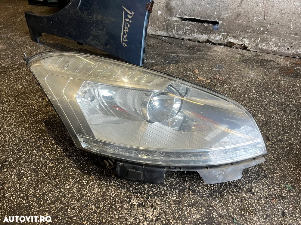 Far dreapta Citroen C4 Picasso 2012 halogen - 4