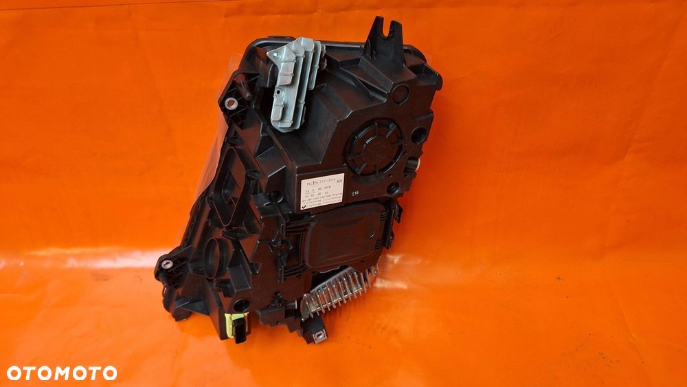 VOLVO FH4 REFLEKTOR LAMPA CZARNA PRAWA H7 -NOWA! - 2