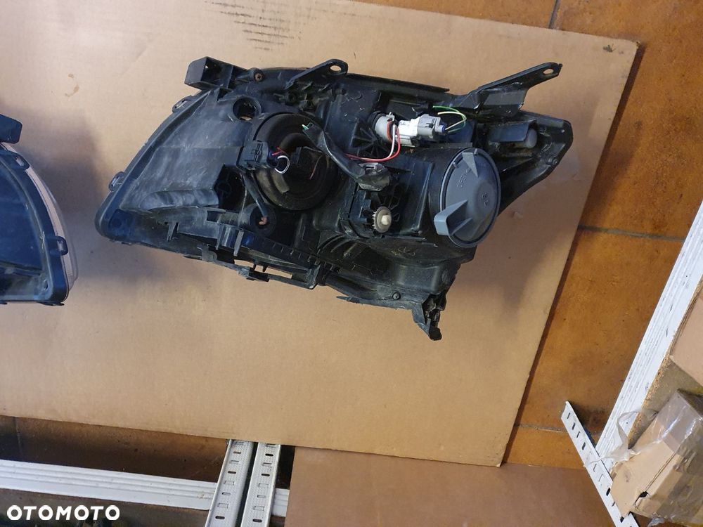 REFLEKTOR PRAWY TOYOTA AVENSIS T25 LIFT SOCZEWKA EUROPA - 8