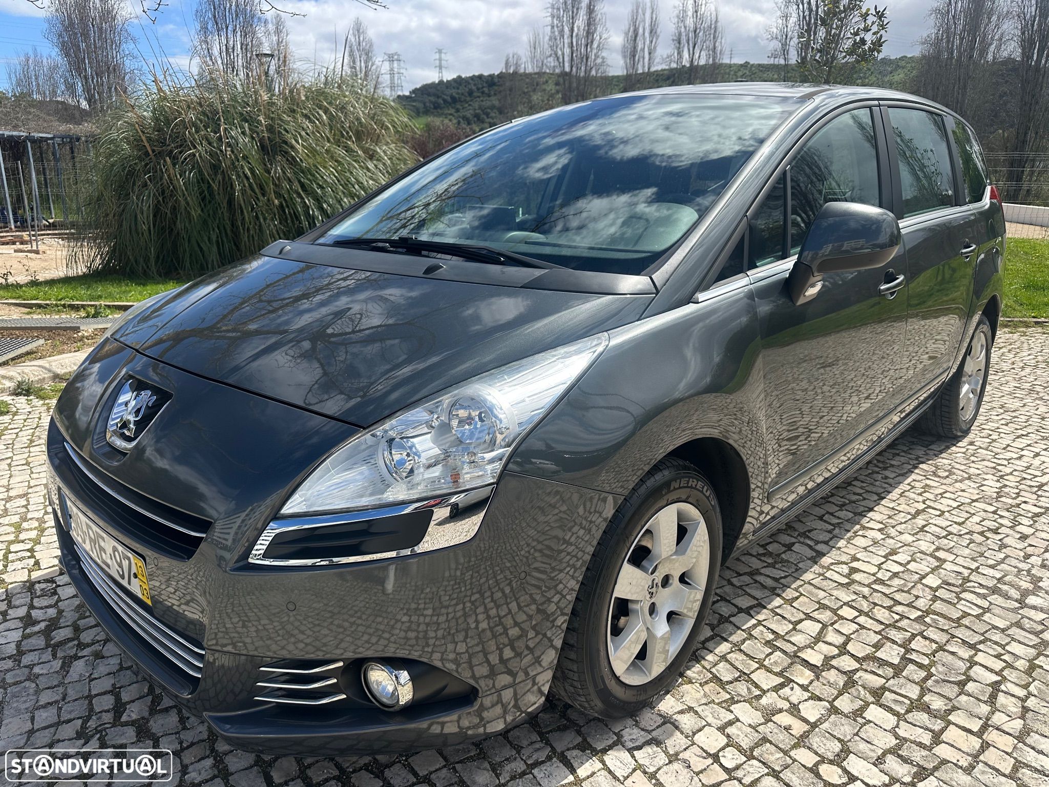 Peugeot 5008 1.6 E-HDi 7L SE Style 2-Tronic 113g - 1