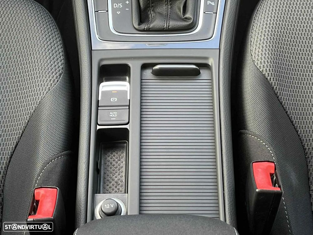 VW Golf 1.0 TSI Confortline DSG - 16