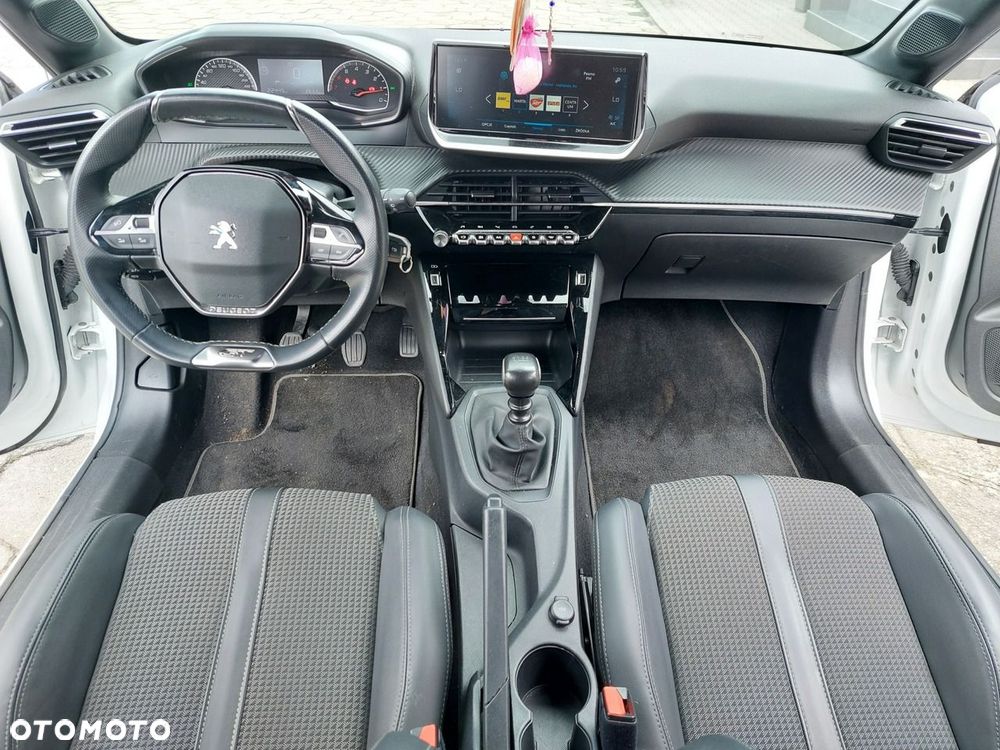 Peugeot 208 - 19