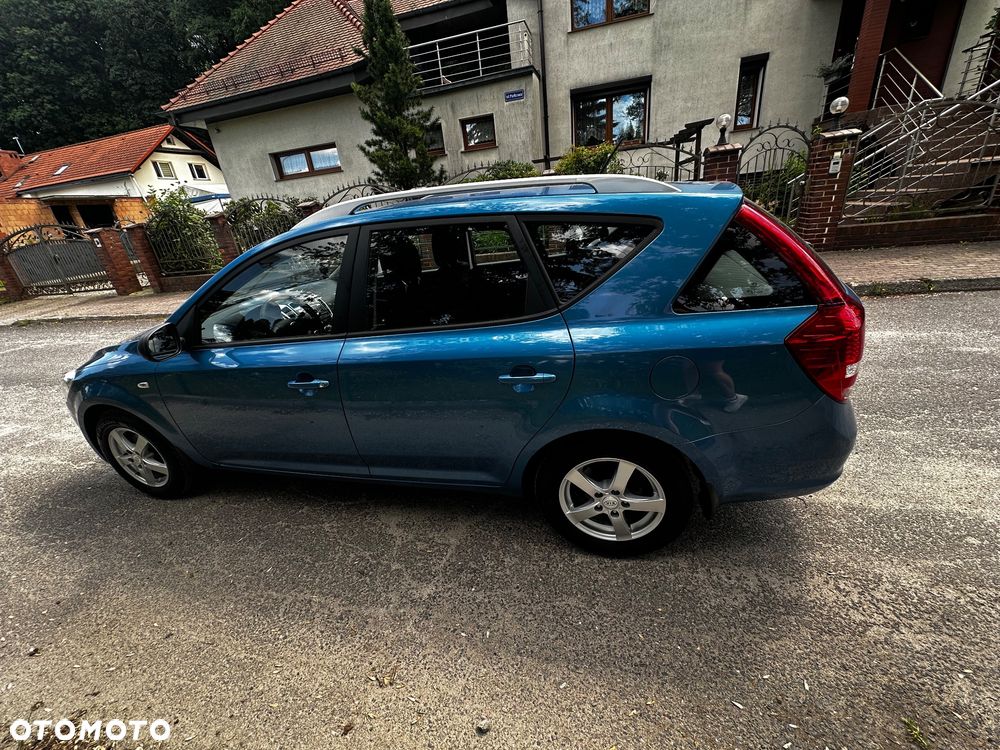 Kia Ceed - 12
