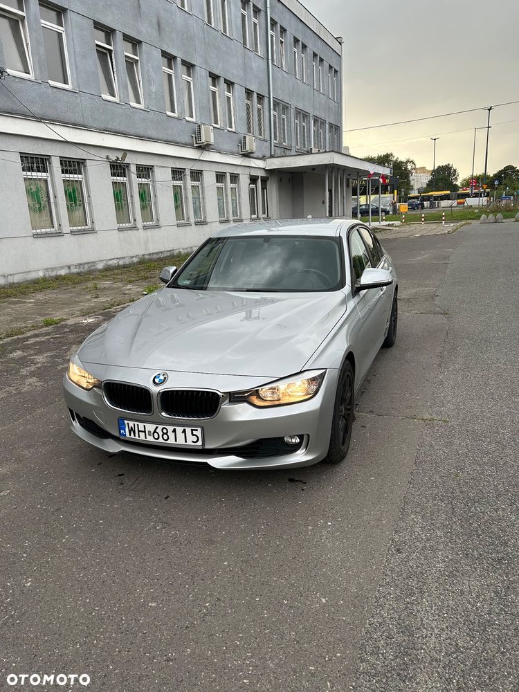 BMW Seria 3 320i - 1