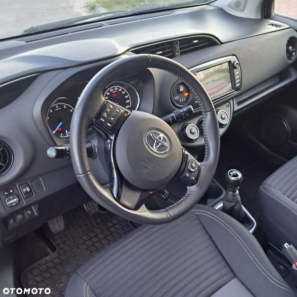 Toyota Yaris 1.5 Premium - 7