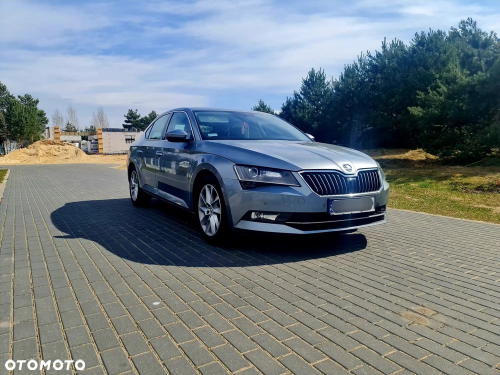 Skoda Superb 2.0 TDI Ambition DSG - 2