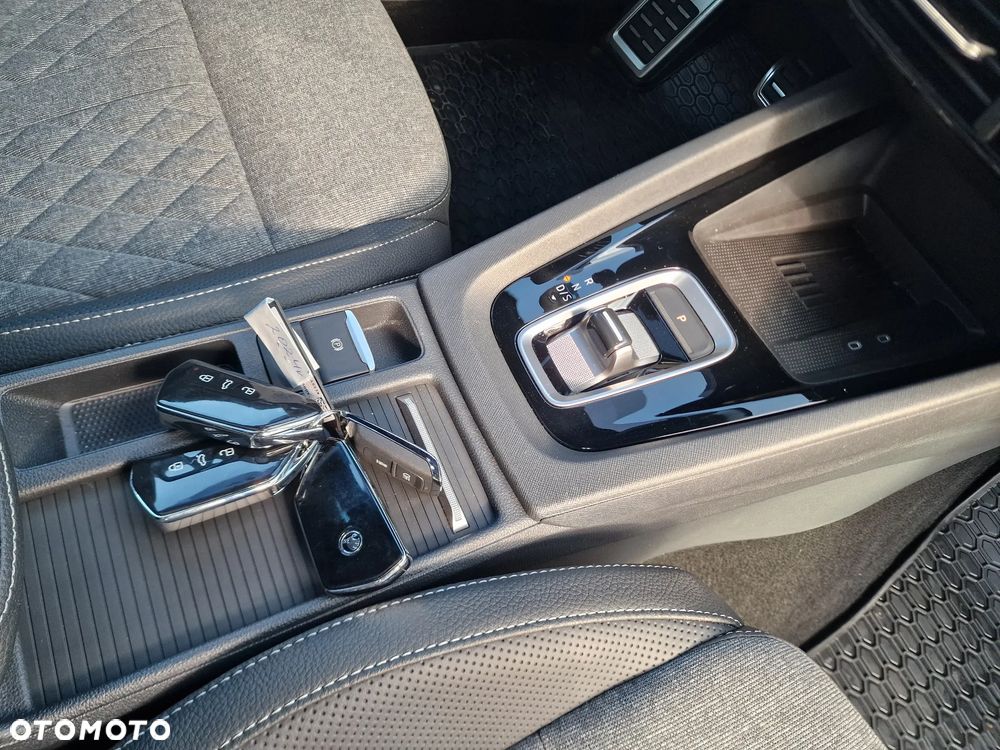 Skoda Octavia Combi 2.0 TDI DSG Sportline - 28