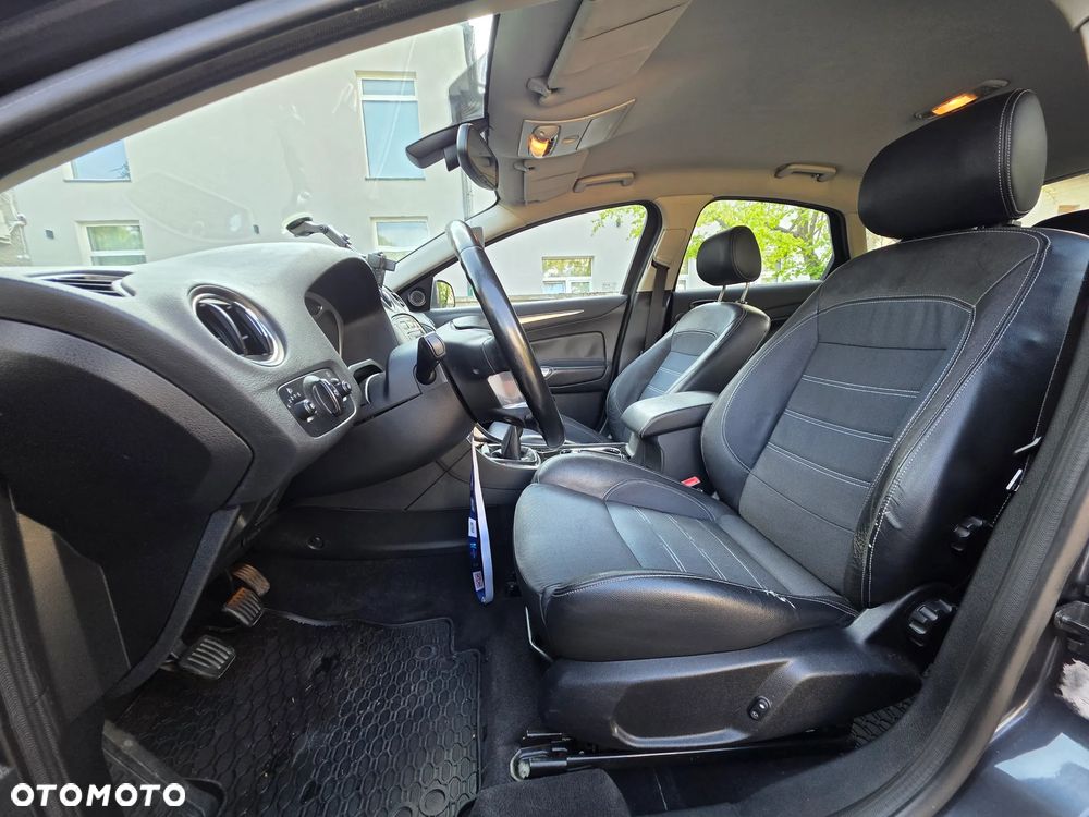 Ford Mondeo 2.0 Titanium - 12
