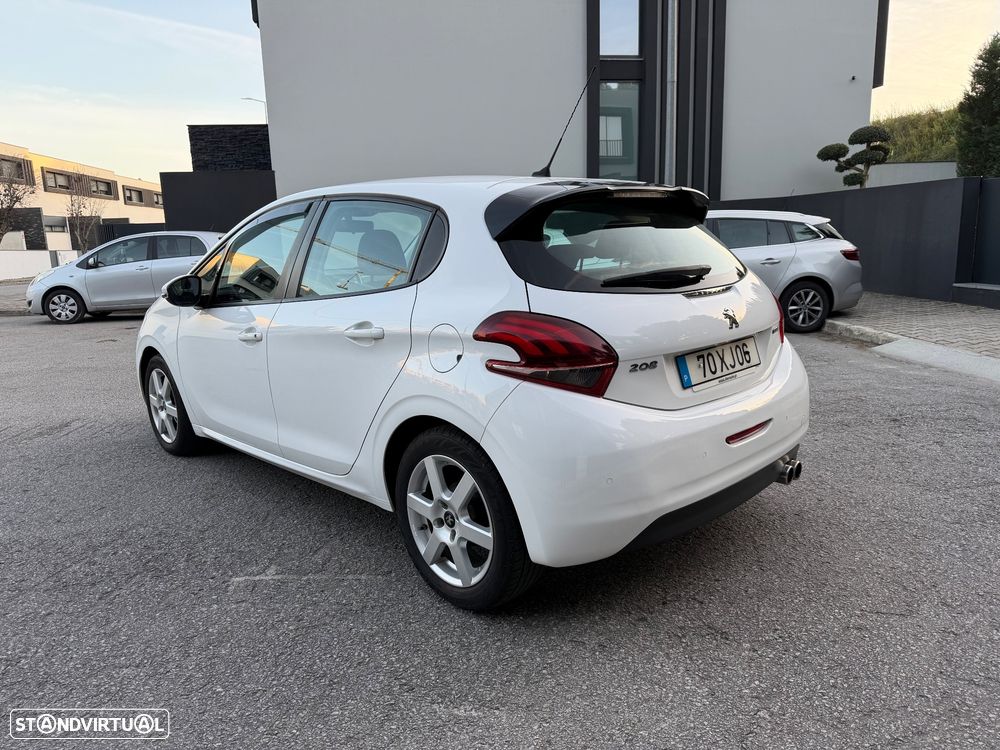 Peugeot 208 PureTech 82 Style - 4