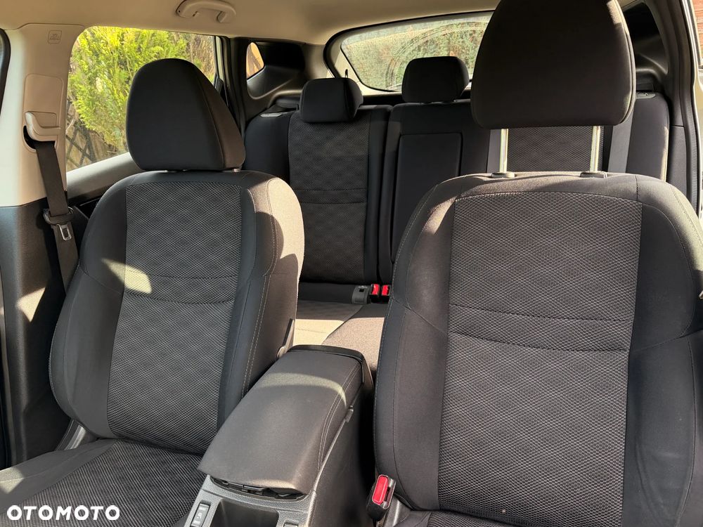 Nissan Qashqai 1.6 DCi ALL-MODE 4x4i ACENTA - 9