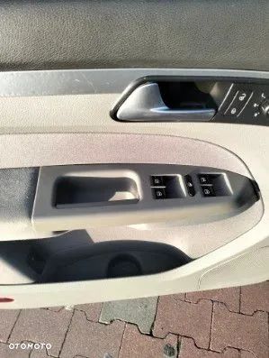 Volkswagen Touran 1.4 TSI Conceptline - 6