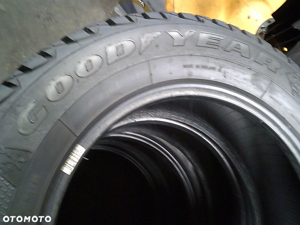 2x GOODYEAR Ultra Grip 600 215/65R16 7,8mm-8,2mm 2023 - 3